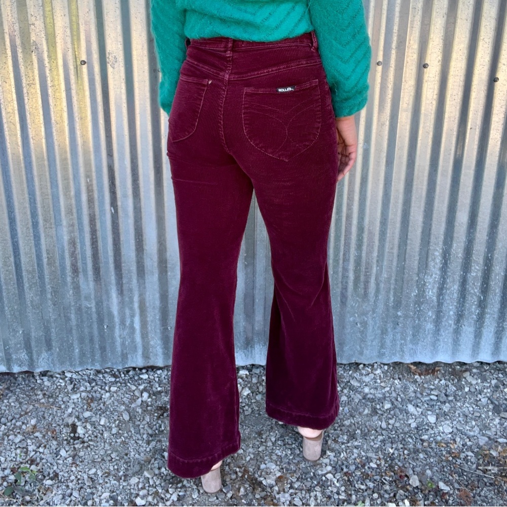 ROLLA’S
Eastcoast Flare Bordeaux Cord
SIZE 27